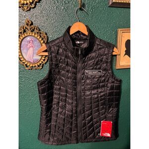THE NORTH FACE THERMAL BLACK QUILTED NWT VEST SIZE MEDIUM